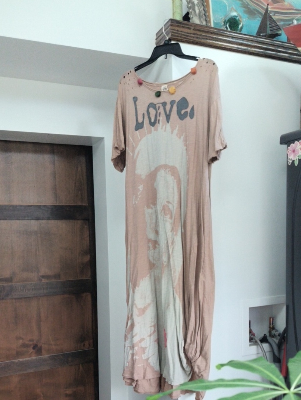 Love Graphic Beige/Tan Sleepdress